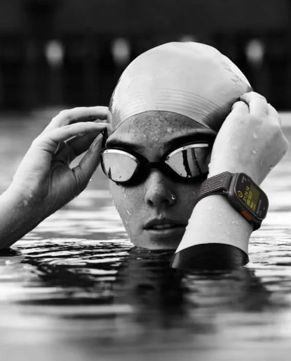 APPLE WATCH ULTRA 2 49MM BLACK TITANIUM CASE WITH BLACK OCEAN MX4P3QA/A